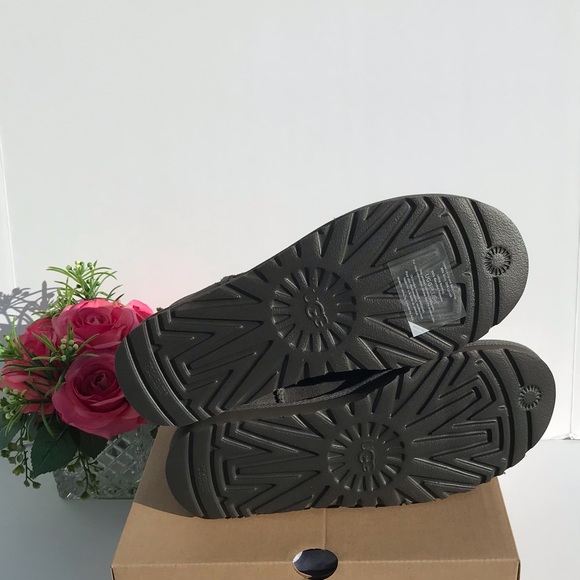 UGG Classic Mini Stud II Boots - Picture 5 of 6